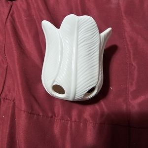 Party light cream-colored flour, candle holder.